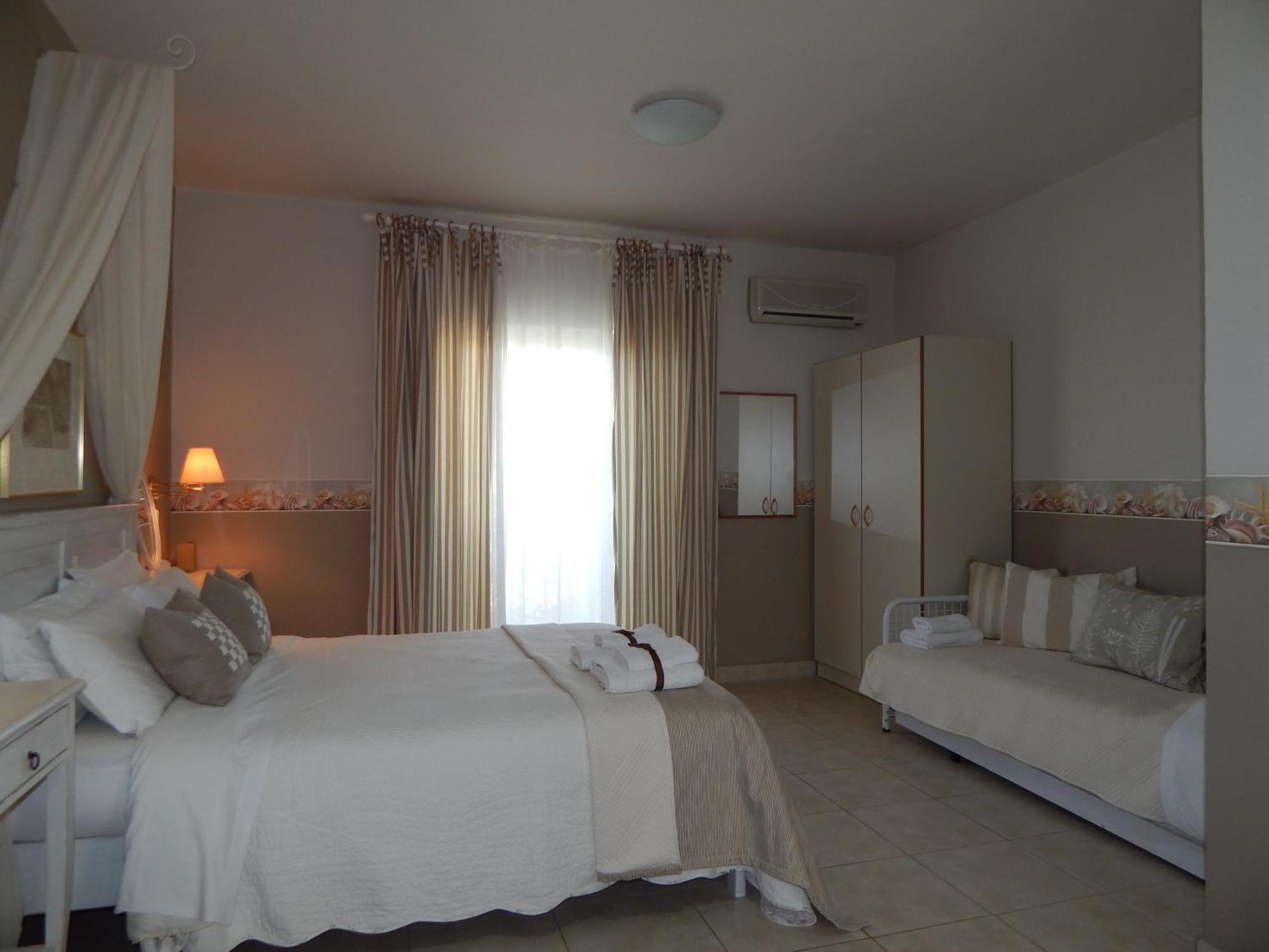 Palmina Mare Villa And Studios Паралия Враху Екстериор снимка