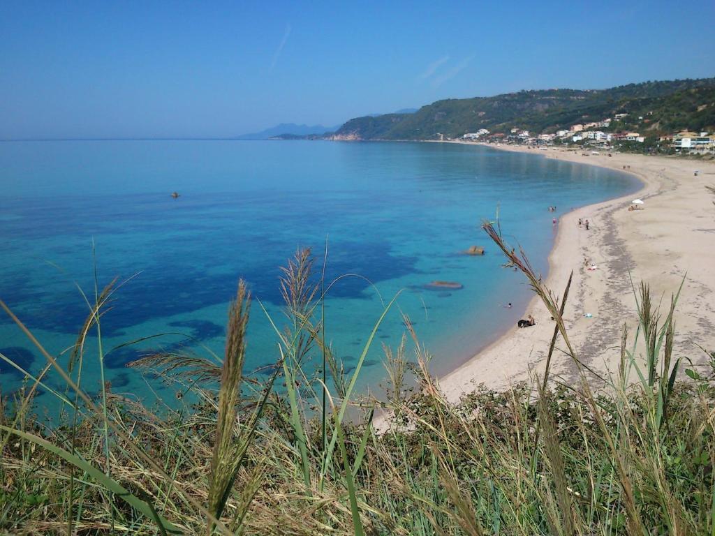 Palmina Mare Villa And Studios Паралия Враху Екстериор снимка