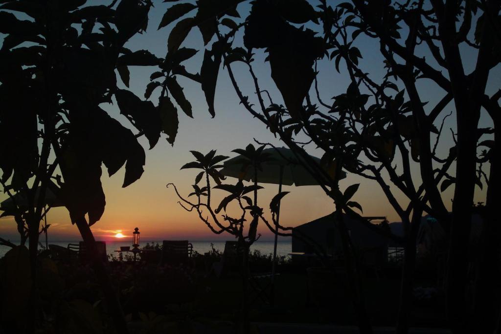 Palmina Mare Villa And Studios Паралия Враху Екстериор снимка